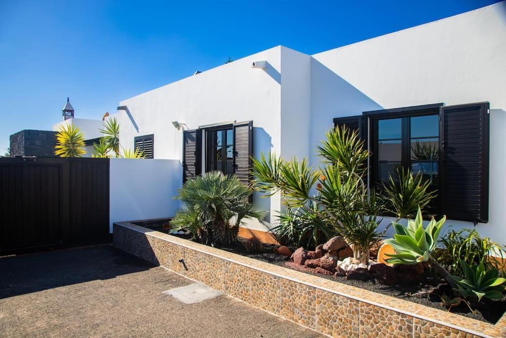 Villa Mario Lanzarote Playa Blanca  Exterior photo